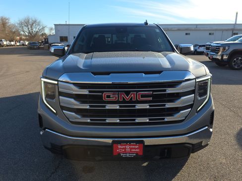 New 2026 GMC Sierra 1500 SLE w/ Preferred Package image 3