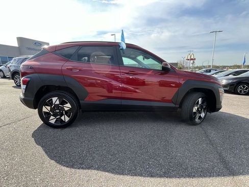 Used 2025 Hyundai Kona SEL image 3