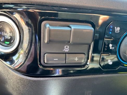 Used 2024 Chevrolet Silverado 2500 LTZ w/ LTZ Plus Package AWD/4WD image 33