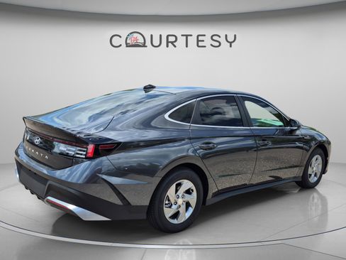 New 2026 Hyundai Sonata SE FWD image 5