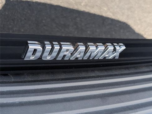 Used 2024 Chevrolet Suburban High Country AWD/4WD image 11