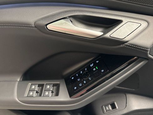 New 2025 Audi Q6 e-tron Premium Plus image 10