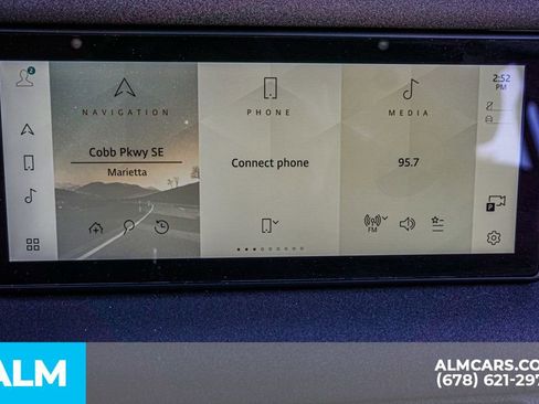 Used 2023 Land Rover Defender 110 X-Dynamic SE image 34