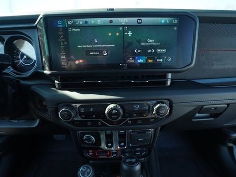 Used 2025 Jeep Wrangler Rubicon image 21