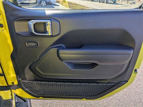 Used 2024 Jeep Gladiator Sport image 35