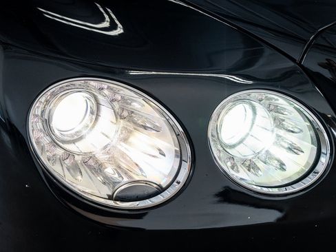 Used 2015 Bentley Flying Spur V8 image 19