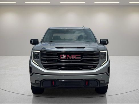Used 2024 GMC Sierra 1500 AT4 w/ Technology Package AWD/4WD image 8