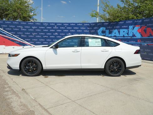 New 2025 Honda Accord SE image 10