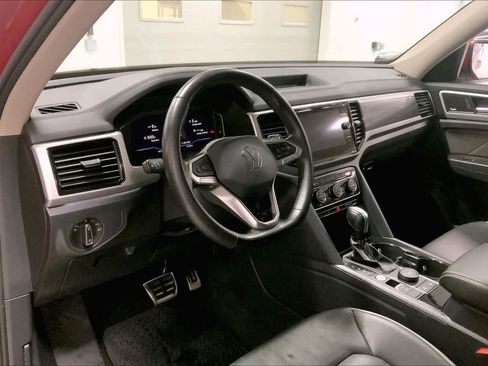 Used 2023 Volkswagen Atlas SEL Premium image 2