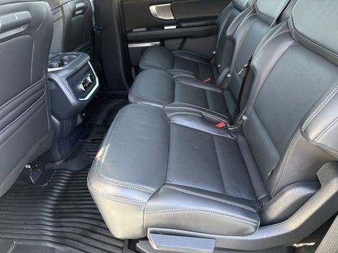 Used 2025 Ford Expedition Platinum image 21