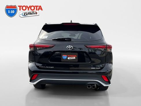 Certified 2025 Toyota Highlander XSE AWD/4WD image 4