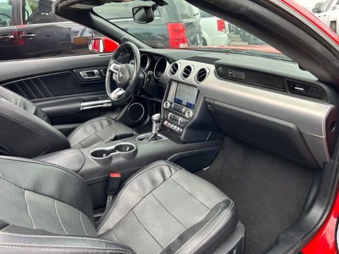 Used 2020 Ford Mustang Premium RWD image 7