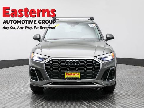 Used 2023 Audi Q5 2.0T Premium w/ Convenience Package AWD/4WD image 2