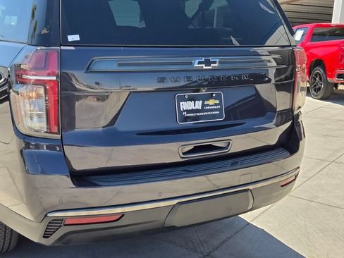 Certified 2022 Chevrolet Suburban Z71 w/ Luxury Package AWD/4WD image 5
