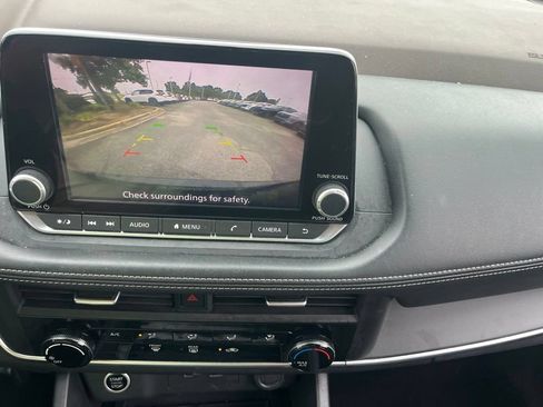 Used 2023 Nissan Rogue S FWD image 14