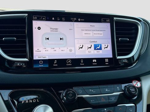 Used 2024 Chrysler Pacifica Touring-L FWD image 29