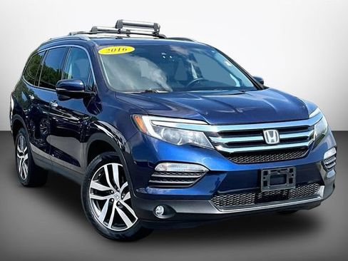 Used 2016 Honda Pilot Touring image 10