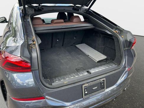 Used 2020 BMW X6 xDrive40i w/ M Sport Package image 12