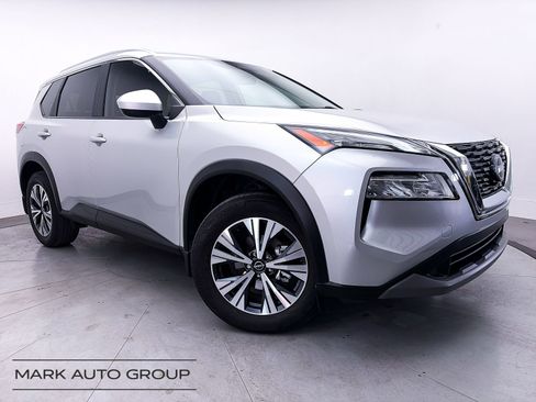 Used 2023 Nissan Rogue SV w/ SV Premium B Package FWD image 2