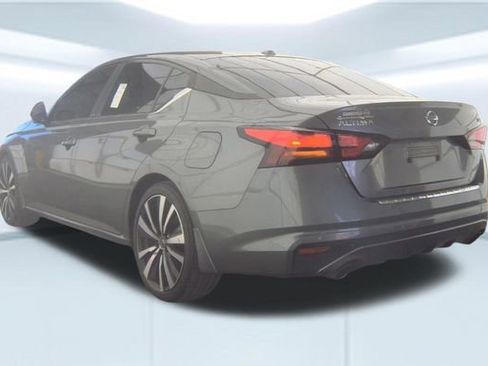 Used 2022 Nissan Altima 2.5 SR FWD image 7