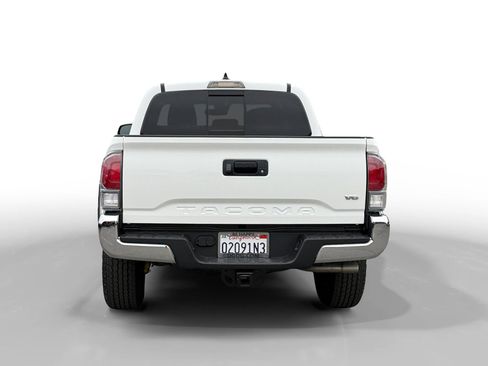 Used 2022 Toyota Tacoma TRD Off-Road image 4