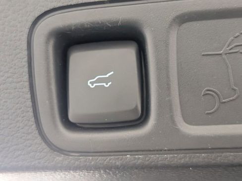 Used 2024 Ford Expedition Max XLT image 32