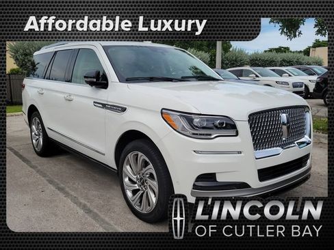 Certified 2024 Lincoln Navigator Premiere AWD/4WD image 1