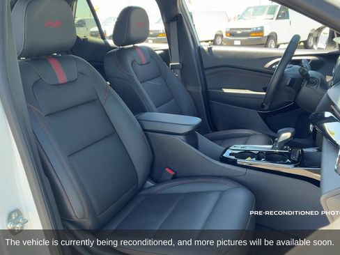 Used 2026 Chevrolet Trax RS FWD image 15