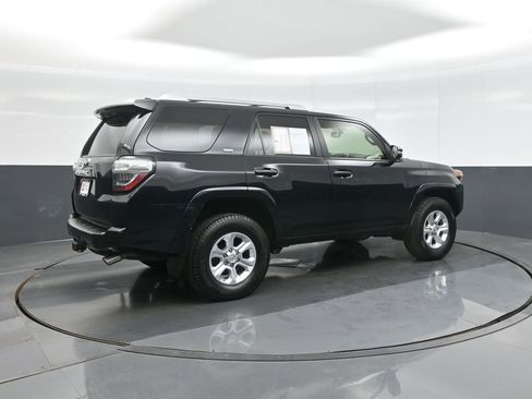 Certified 2017 Toyota 4Runner SR5 Premium w/ Convenience Package image 7