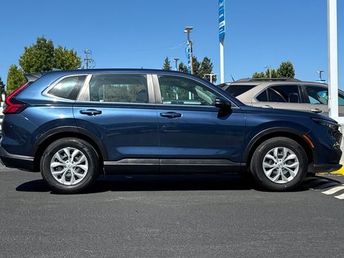 Used 2024 Honda CR-V LX image 7