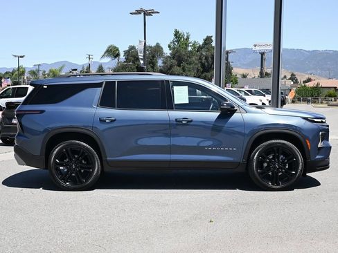 New 2026 Chevrolet Traverse LT w/ Driver Confidence Package FWD image 3