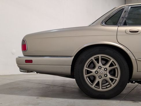 Used 1996 Jaguar XJ6 RWD image 36