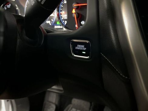 Certified 2021 GMC Acadia Denali w/ Denali Technology Package FWD image 17