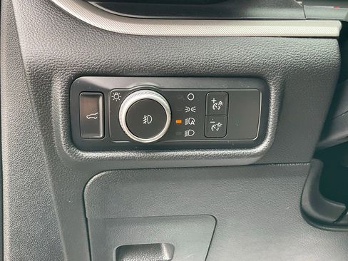 Used 2020 Ford Explorer XLT w/ Equipment Group 202A image 12