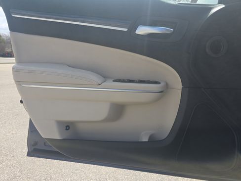 Used 2017 Chrysler 300 Limited w/ Driver Convenience Group image 25