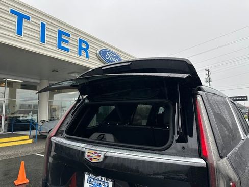 Used 2021 Cadillac Escalade Premium Luxury Platinum image 30