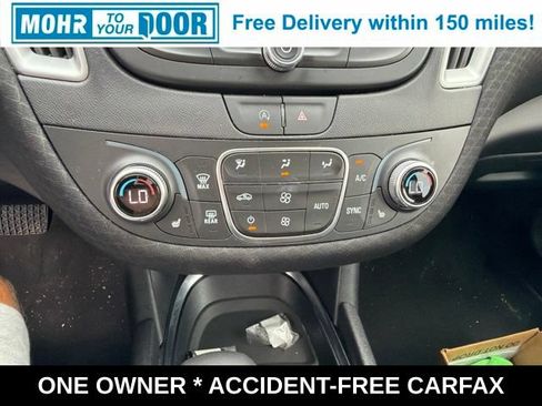 Used 2025 Chevrolet Malibu LT FWD image 22
