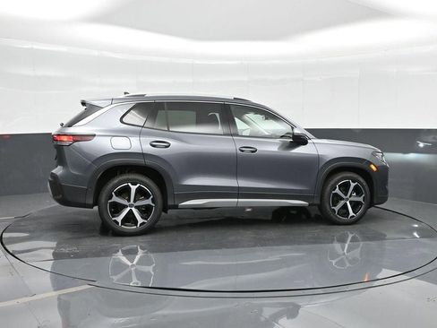 New 2025 Volkswagen Tiguan SE image 4