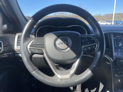 Used 2018 Jeep Grand Cherokee Overland image 17