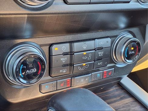 Used 2020 Ford F150 Lariat w/ Equipment Group 502A Luxury image 9