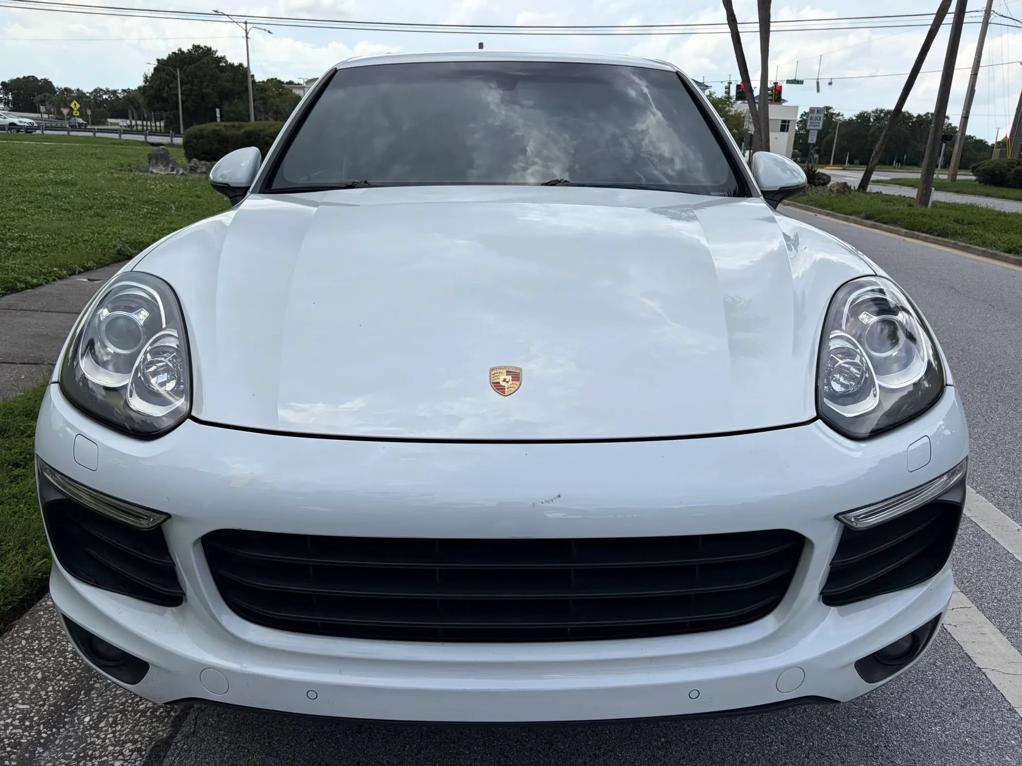 Used 2017 Porsche Cayenne AWD/4WD image 3