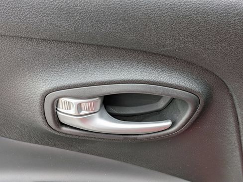 Used 2023 Jeep Renegade Latitude AWD/4WD image 27