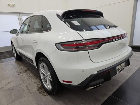 Certified 2025 Porsche Macan image 3