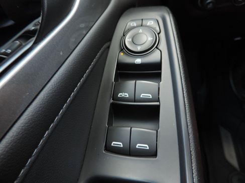 Used 2023 Chevrolet Traverse LT FWD image 23