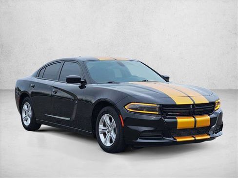 Used 2023 Dodge Charger SXT image 3