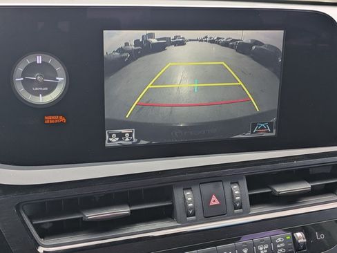 Used 2022 Lexus ES 300h w/ Premium Package FWD image 13