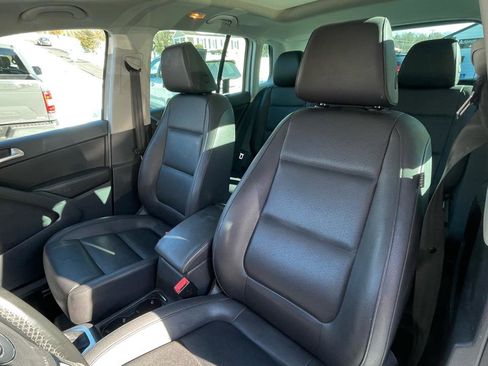 Used 2016 Volkswagen Tiguan SE image 17