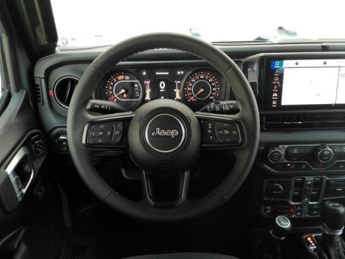 Used 2026 Jeep Wrangler Unlimited Rubicon AWD/4WD image 28