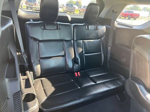 Used 2021 Ford Explorer XLT w/ Equipment Group 202A AWD/4WD image 20