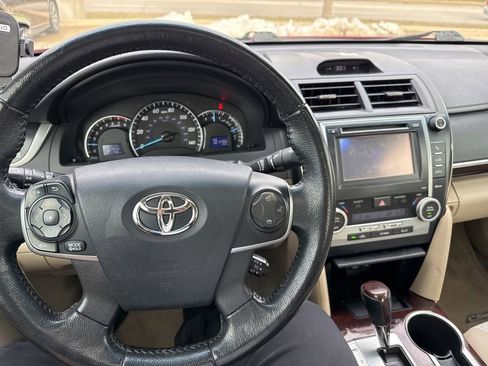 Used 2012 Toyota Camry XLE w/ Convenience Pkg image 18
